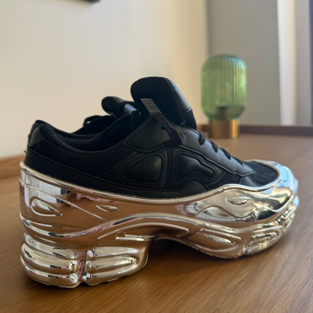 Pre-loved Raf Simons Adidas Ozweego Black and Chrome – basically unworn
